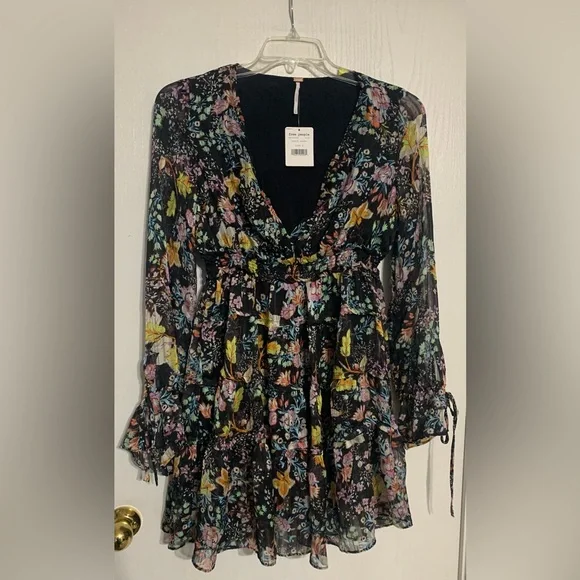 Free People Closer to the Heart Black Ruffled Tiered
Mini Dress NWT - Picture 4 of 7